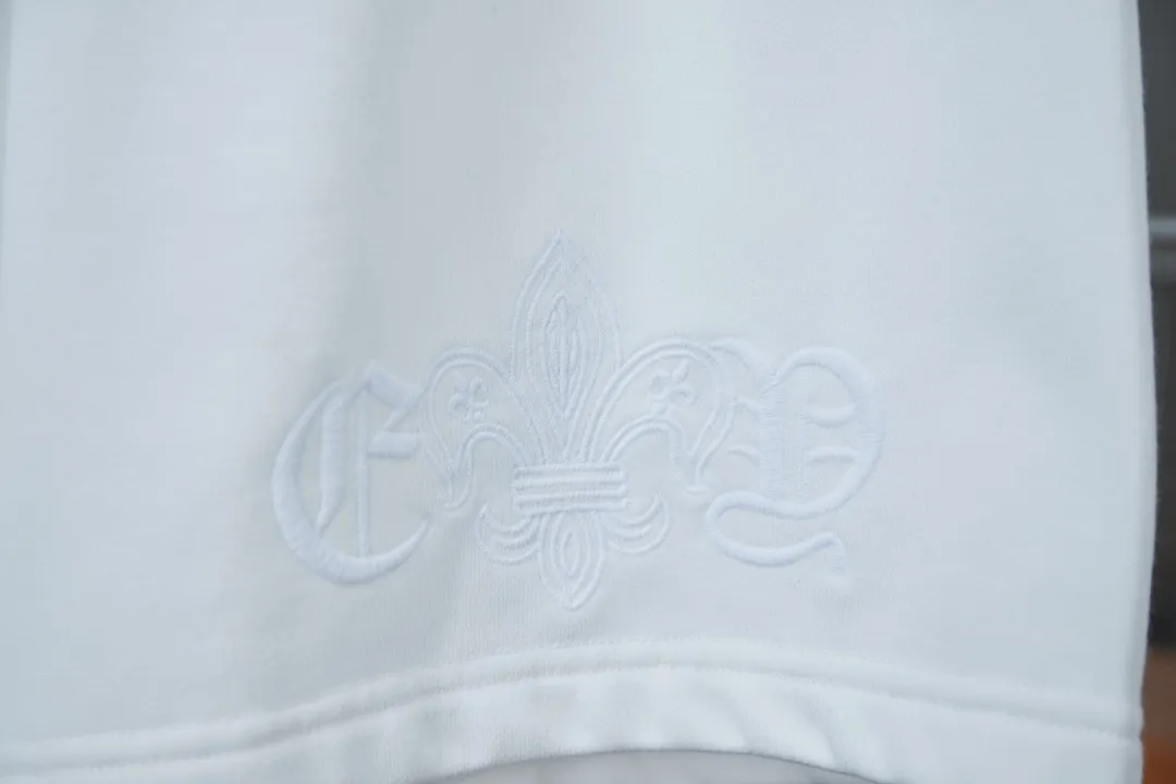 🅿️210 Ch*ome Hearte 2025ss new shorts Honbu patch cross embroidered shorts light luxury essential item for daily commuting for men and women Correct version Welcome to compare Detailed features · Made of 380g pure cotton health cloth fabric · Imported Tajima machine embroidery Honbu patch cross letters · Open mold to customize the original logo engraved hanging clock · Loose waist trousers · Double-needle sewing across seams · Original main mark, washed tag, moisture-proof paper packaging Color: Black/White Size: S M L XL